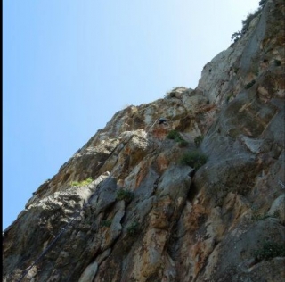  与墙对峙 
